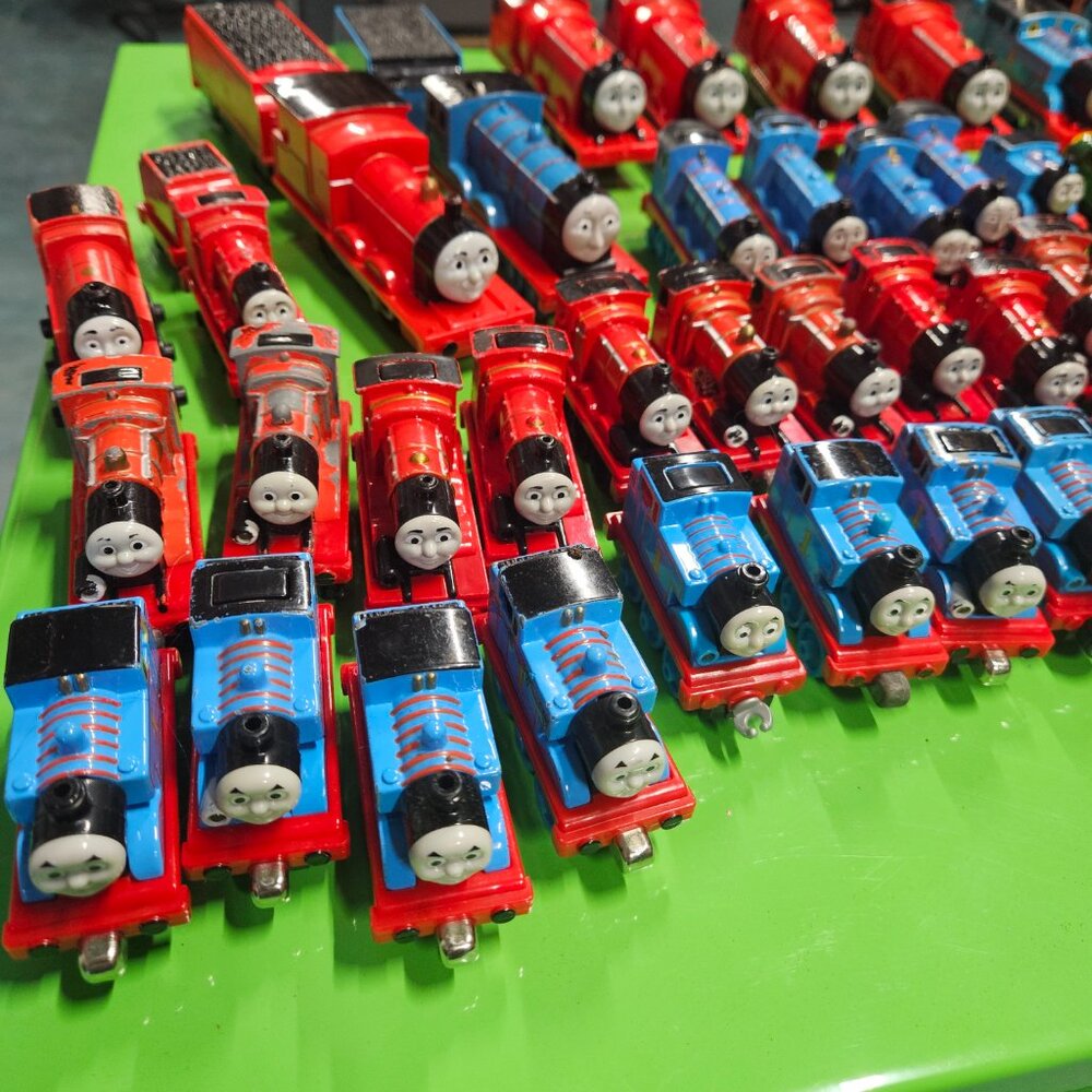HUGE LOT of 77 Thomas and Friends Trains - Picture 3 of 16
